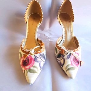GIORGIO ARMANI cream floral heels